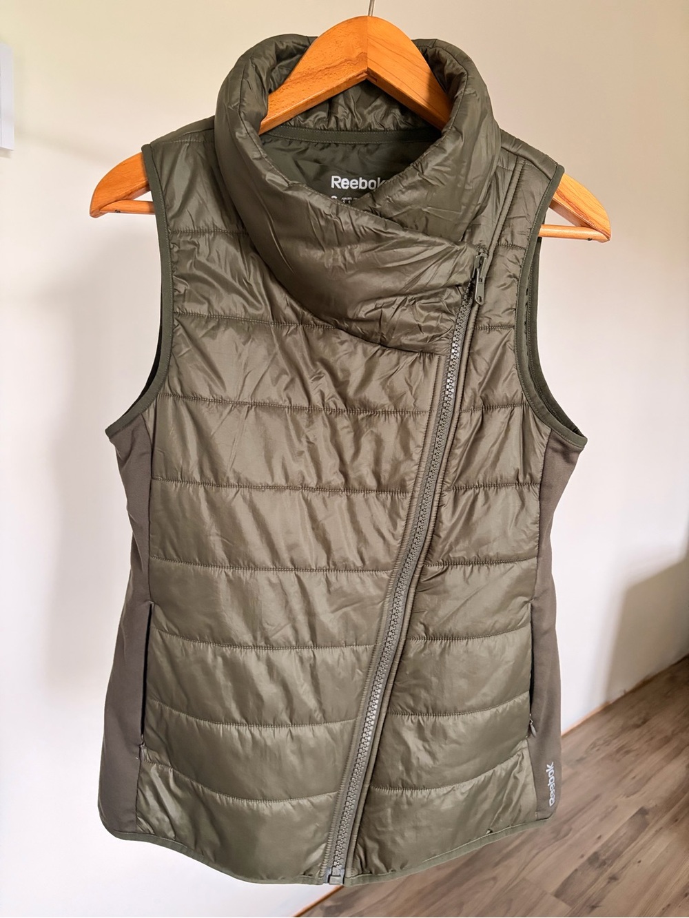 Reebok Quilted Puffer Vest Olive Green - Size S